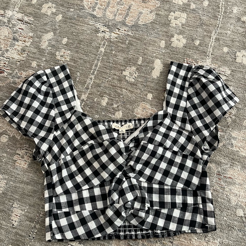 Promesa Black and White Gingham Crop Top
